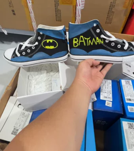 实体店不干了，回力手绘黑色高帮蝙蝠帆布鞋，...