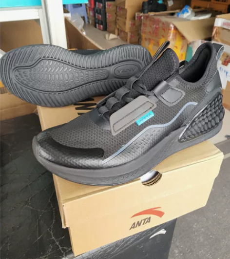 安踏C37男跑鞋 货号:912035532...