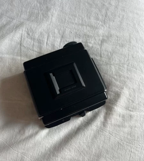 rz67胶片后背 实测照片偏右下角有漏光 ...