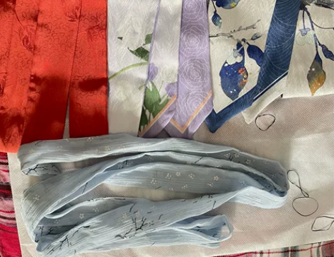 发带。兰若庭太平有象发带，还有我自己买的发...