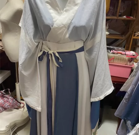 柒邑汉服M码，有意者私聊，二手汉服，默认微...