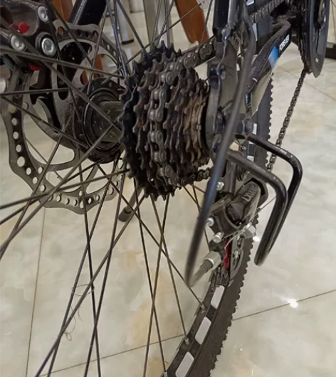 出一辆永久自行车，线下买来一年左右，平时没...