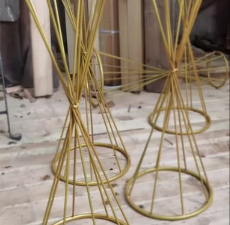 闲置婚庆道具铁艺插花器金色桌花器摆件,有意...