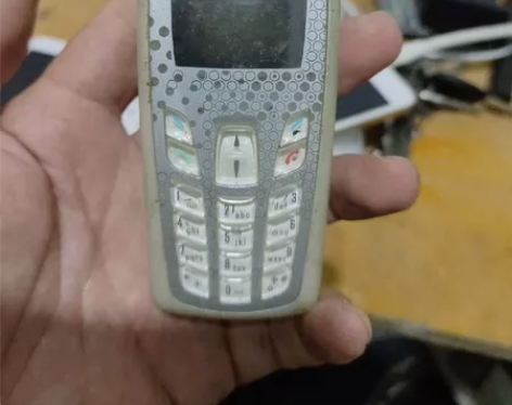 诺基亚3610 单机，没有配件，配件机出售...