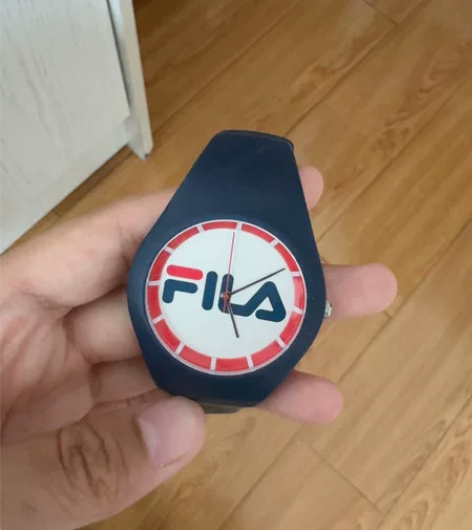 斐乐运动手表，好几年前买的，一直未使用，表...