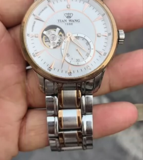 天王机械手表，九成新 感兴趣的话点“我想要...