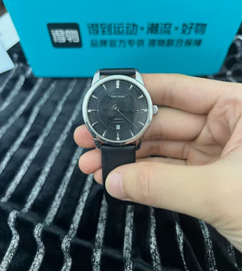 天王石英表   表盘直径39   九新  ...