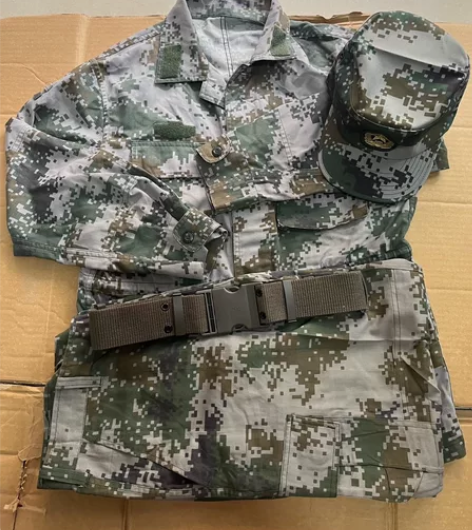 二手迷彩服（7-8成新）无破损，耐磨耐刮。...