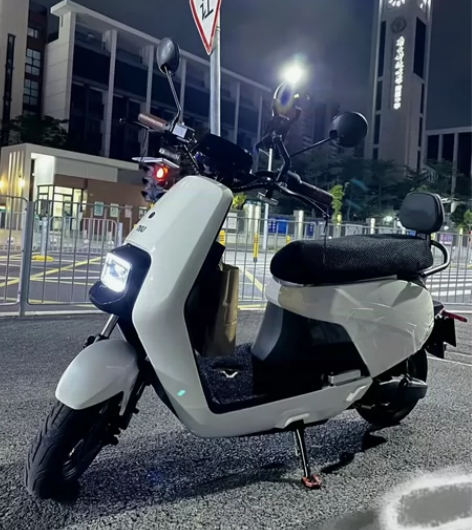 因辞职去外地，把刚买一个月不到小牛电动车优...