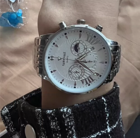 马克华菲的手表 900多买的 就带过一次 ...