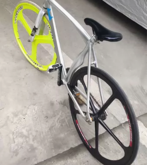 死飞，成都青羊万达广场自提 感兴趣的话点“...