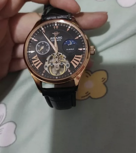 这个表朋友送的 就是表带坏了 有点不想要了...