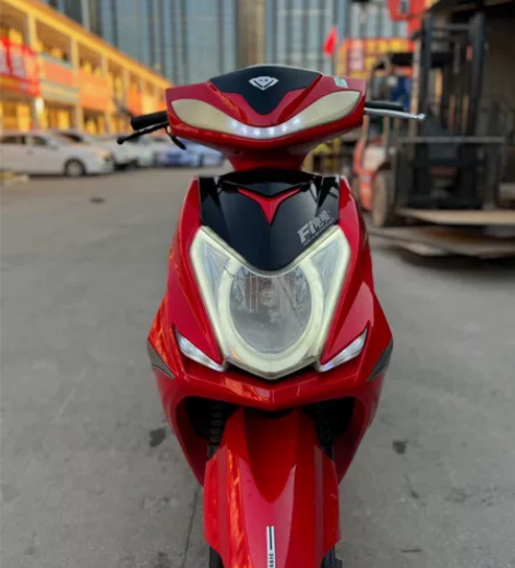 踏板摩托车125.前后碟刹，21@年生产，...