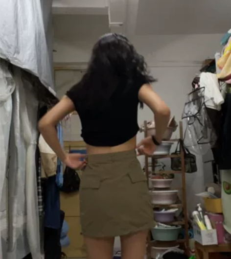 短裙美式L 80-115斤 这件显腰细、腿...