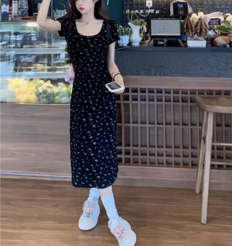 法式甜辣妹碎花短袖针织连衣裙女夏季高级长裙...