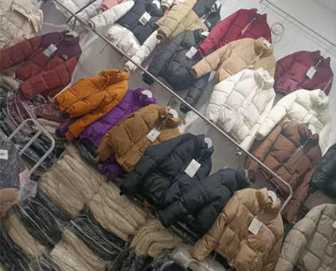 公司展厅不做了，所有品牌服装尾货都超低价处...