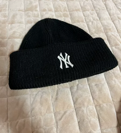 MLB毛线帽 95新 仅带过一次??几乎全...