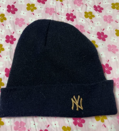 MLB冷帽毛线帽，没怎么带过，闲置了，售出...