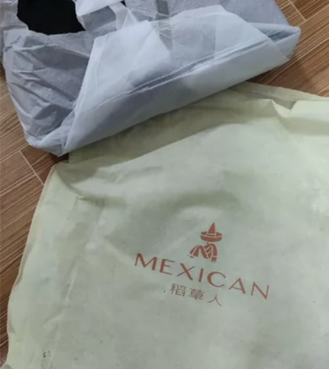 单位年底发的慰问品，不要问是不是真的，我也...