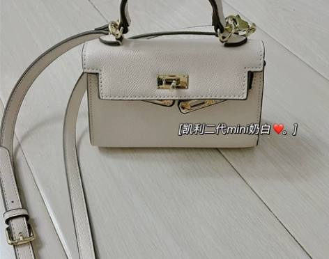二代凯莉包mini小包包 奶白色的 没背过...