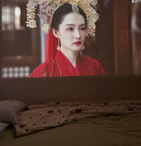 之前买来跟闺蜜一起用的极米坚果Z8 自用闲...