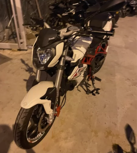 贝纳利红宝龙150 红宝龙150摩托车 2...