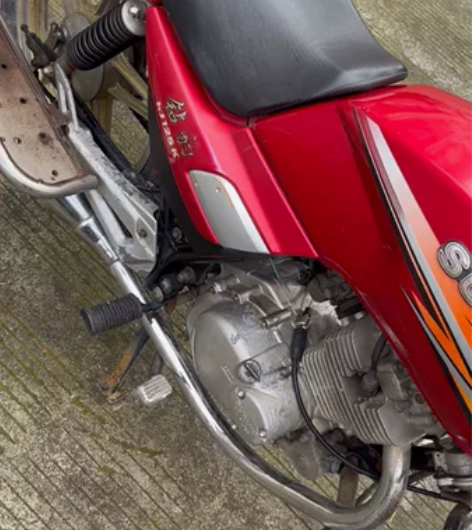 铃木钻豹125 K，不烧机油，无杂音。 感...