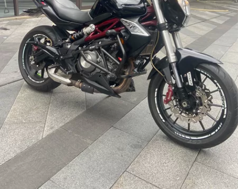 18年贝纳利黄龙300，六手户，2.7万公...