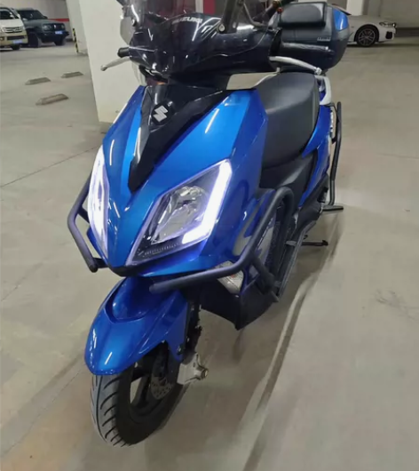 铃木uy踏板摩托车 21年2手，保险到25...