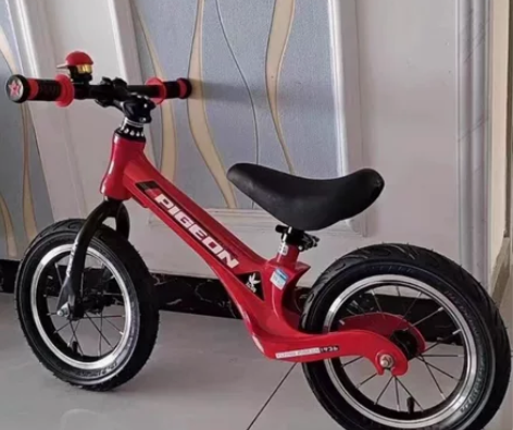 飞鸽2-6岁滑步车儿童平衡车无脚踏 14寸...