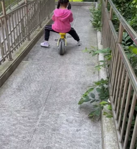 700kids柒小佰变形车、儿童平衡车、三...