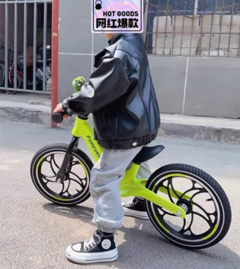 永久儿童平衡车滑步车镁合金溜溜车无脚踏小童...