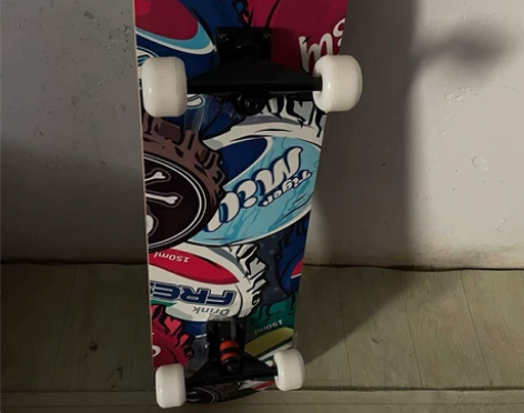 血亏价出DBH专业滑板高级配置极限动作四轮...