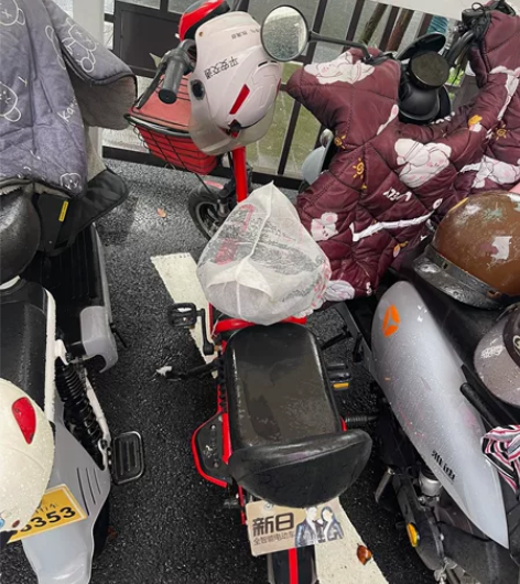 新日电动车/电瓶车 骑了不超过20次，配套...