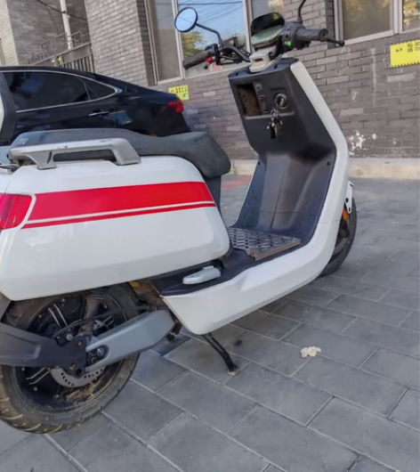 小牛电动车，看图说话， 感兴趣的话点“我想...