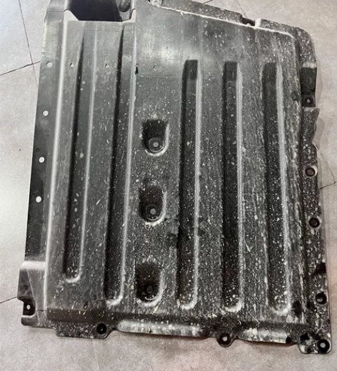 宝马x5。 19-23款变速箱原厂护板 感...