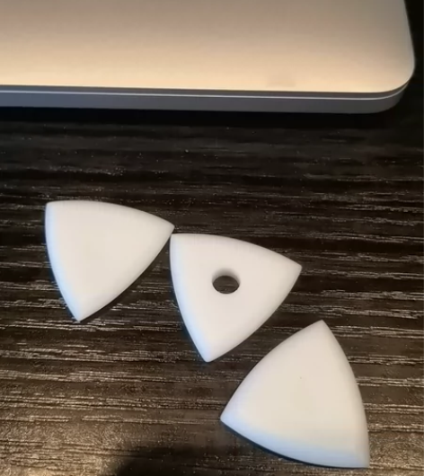 之前购买了十个亢毛毛拨片，KMM还剩三个，...