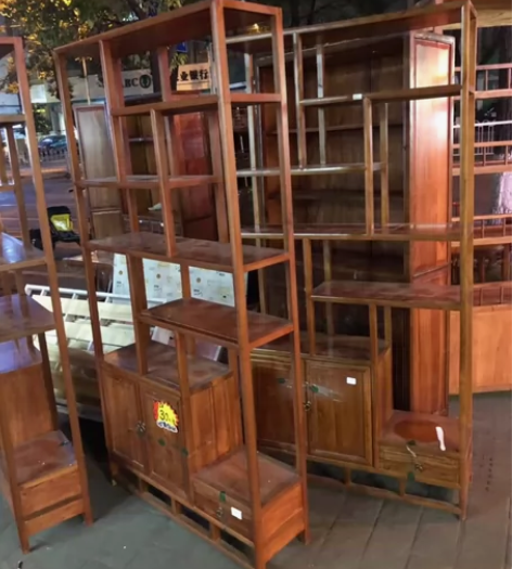门面转让了，白菜价甩卖实木博古架8个店里自...