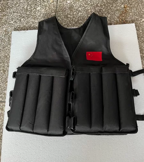 沙袋马甲，20kg，全新，外地沙子倒掉可以...