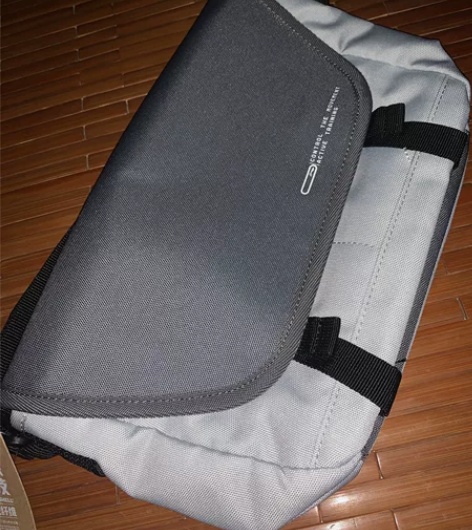 李宁斜挎包男包女包新款高中大学生书包青年户...