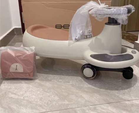 ?全新经典款正品贝易扭扭车，声光音乐款，带...