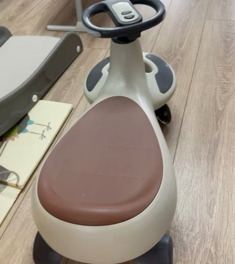 贝易扭扭车 音乐款 功能正常 8成新左右 ...