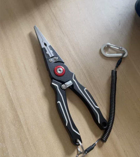 [号外][号外][号外]新品路亚控鱼钳带锁...