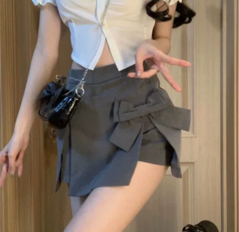 本人是旅游博主 衣服都是九成新 仅拍照和拆...