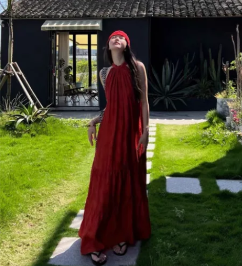 ?露肩无袖挂脖连衣裙女冬高级感刺绣宽松气质...