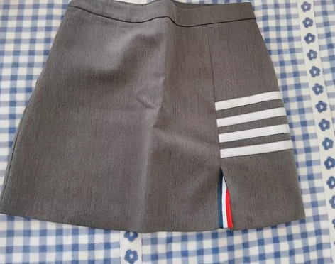 TB同款一步裙. 全新折痕都在.全新￥45...