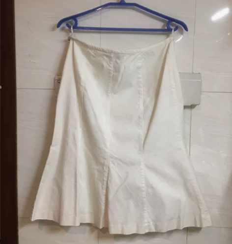 白色棉质鱼尾半身裙 40码，腰围72臀围9...