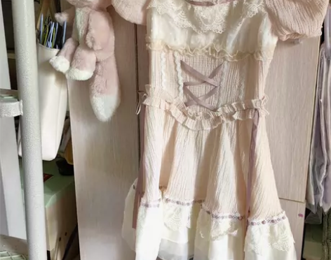 实体店头脑发热买的，买回来就不喜欢了，全新...