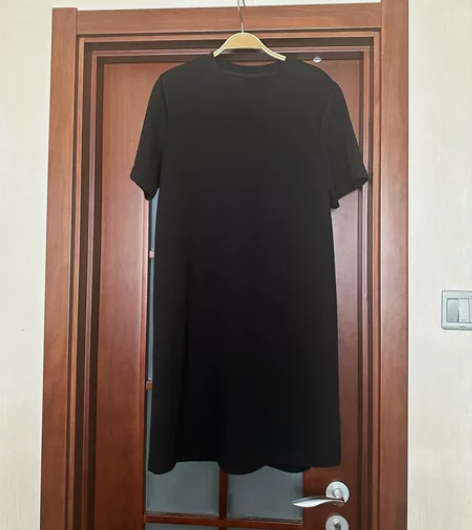 170+高个子女生不短小黑裙 仅穿一次 衣...