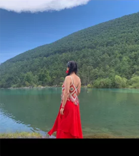 出西北旅游次抛 新疆旅游次抛衣服都是颜色鲜...